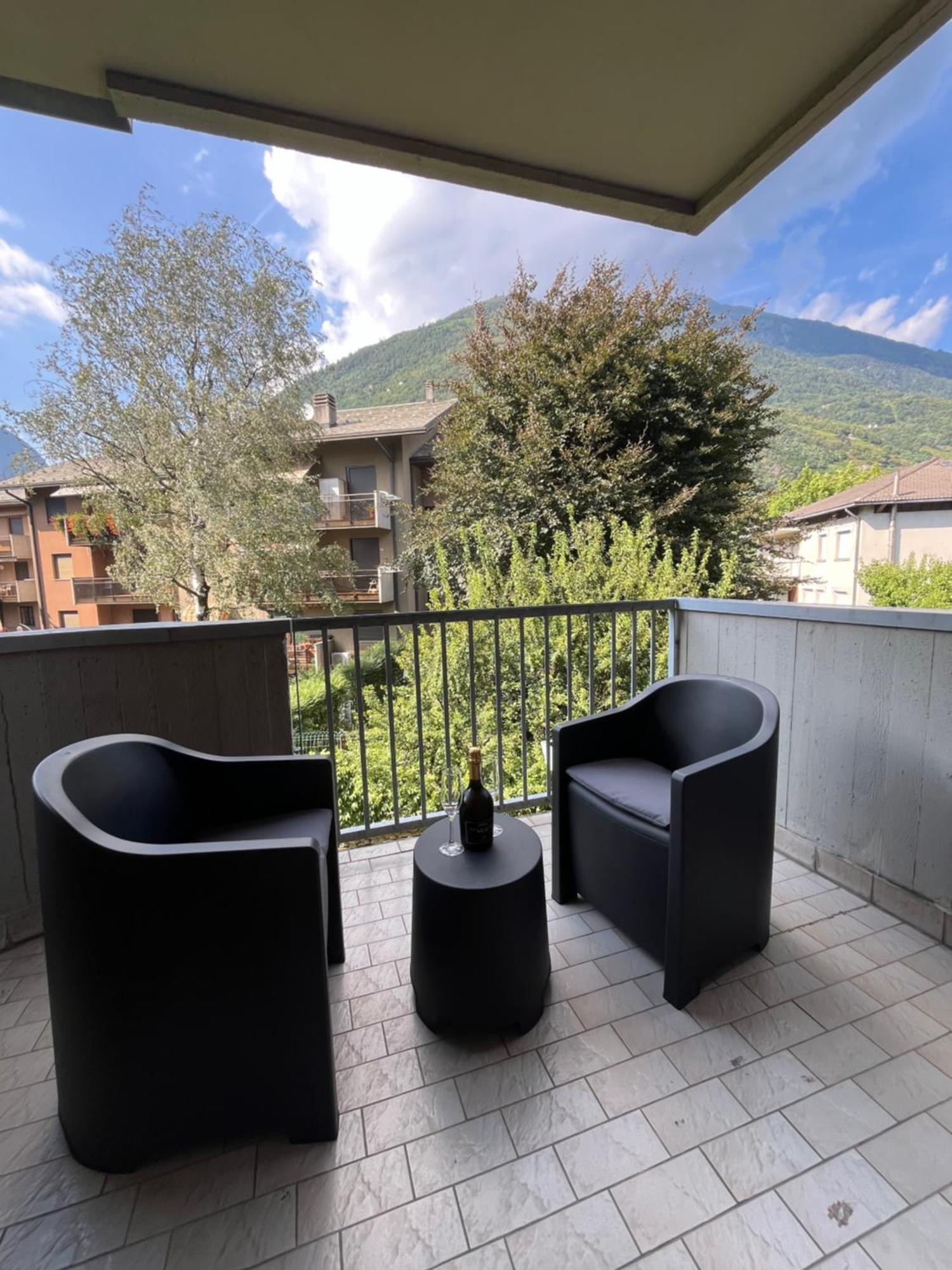 Casa Vacanze Lucia Tirano Exteriör bild